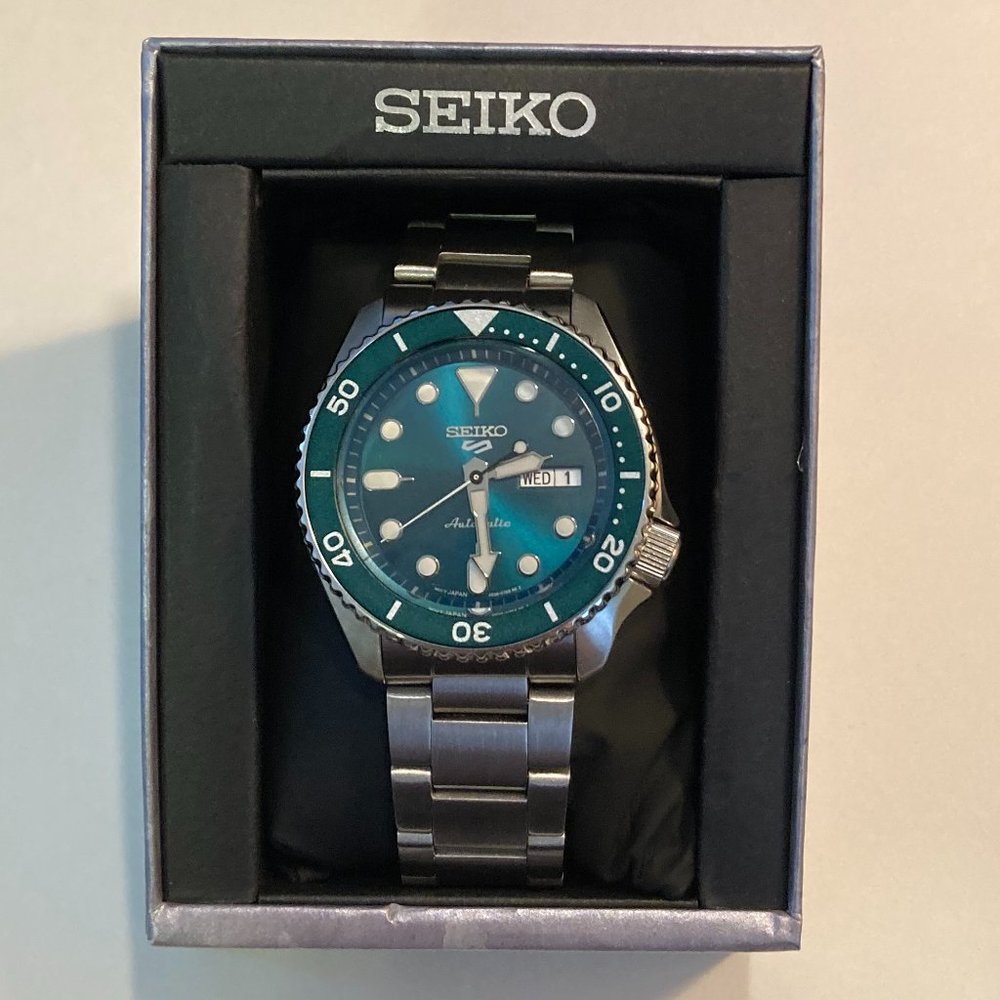 Seiko 5 Automatic Watch SRPD61 Green Dial New Open Box
